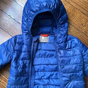Primary puffer coat in size 2 Toddler. Excellent condition.